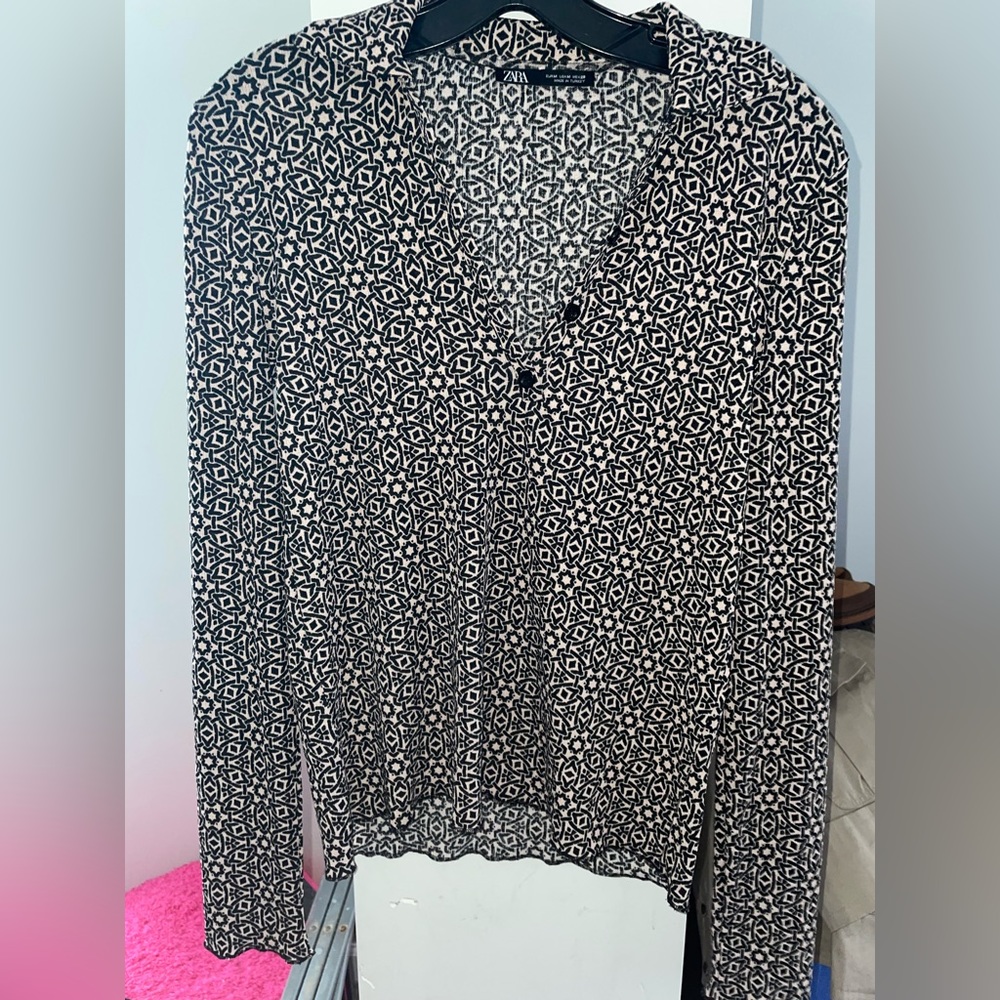 Very pretty zara top soft material